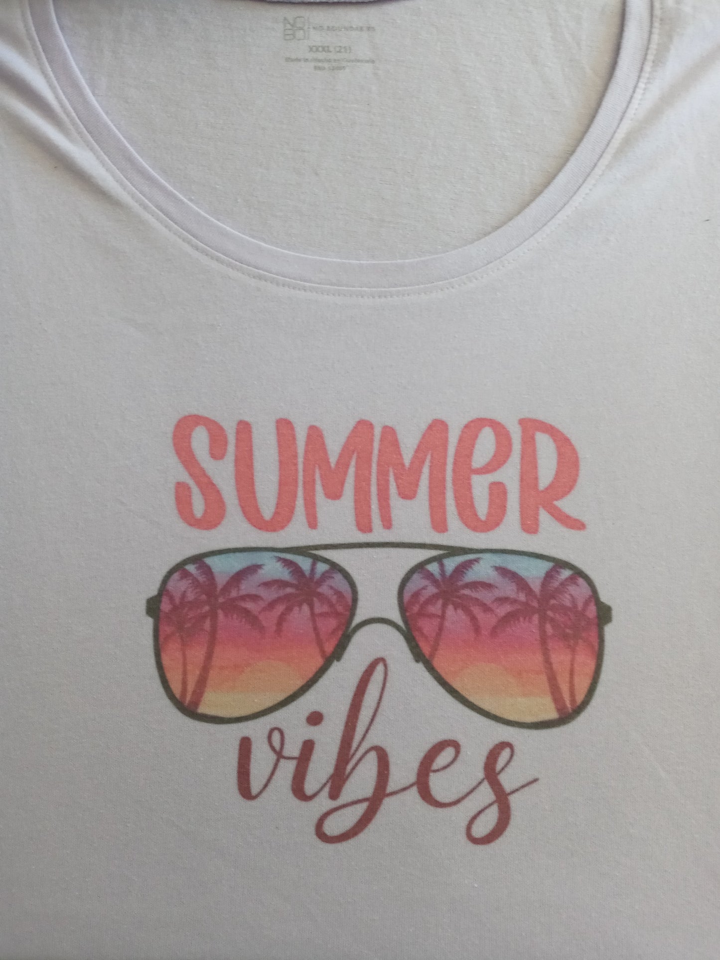 Summer vibes with sunglasses